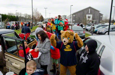 Christmas In Edgartown: The Teddy Bear Suite Heads Out To The Holiday Parade