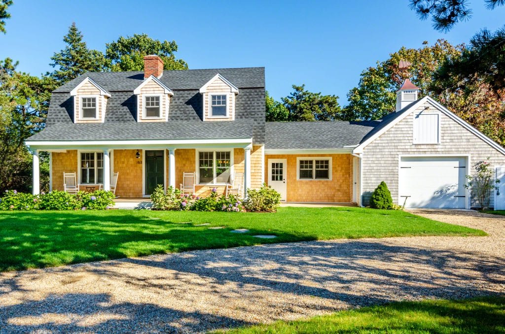 63 Herring Creek Road Edgartown MA 02539 5 bedroom 3 bath Katama Farmhouse Martha's Vineyard Exclusively Offered By Point B Realty