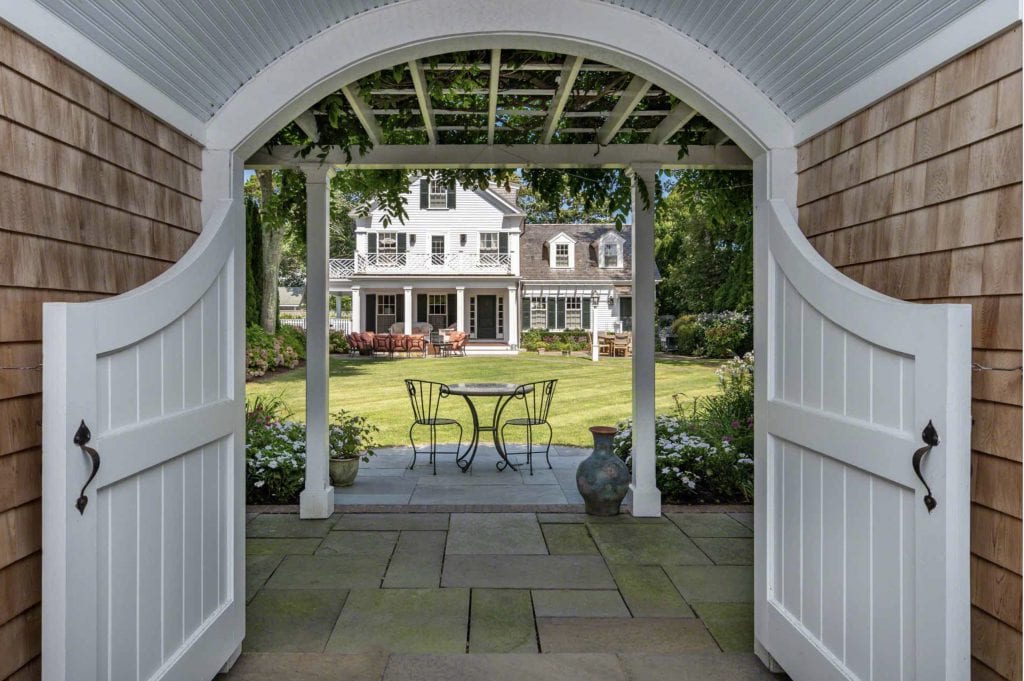 Martha’s Vineyard
Luxury Vacation Home Rental
Point B Realty