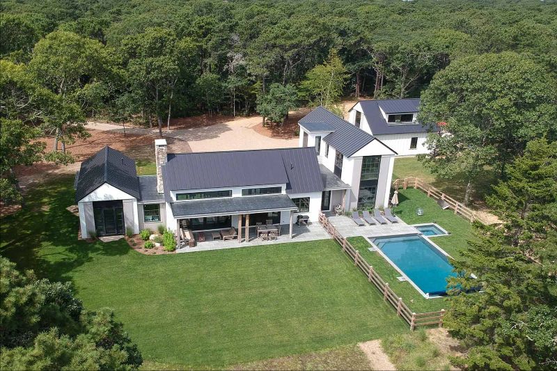 Great Martha's Vineyard Vacation Rental Options For Beach Road Music Festival Stunning Katama Compound With Pool Hot Tub Private Beach Point B Realty Vacation Rentals