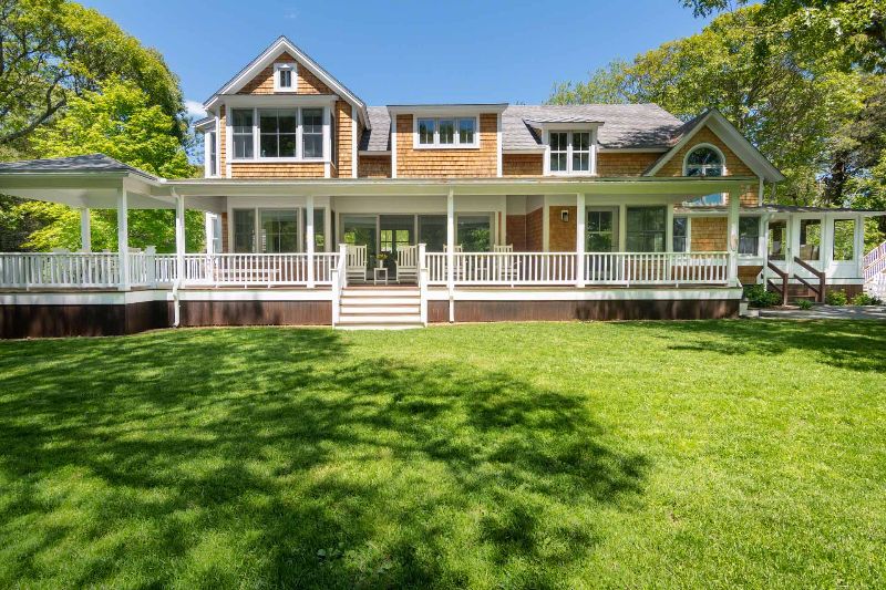 Great Martha's Vineyard Vacation Rental Options For Beach Road Music Festival Grand Vintage Charmer Freshly Renovated Point B Realty Vacation Rentals